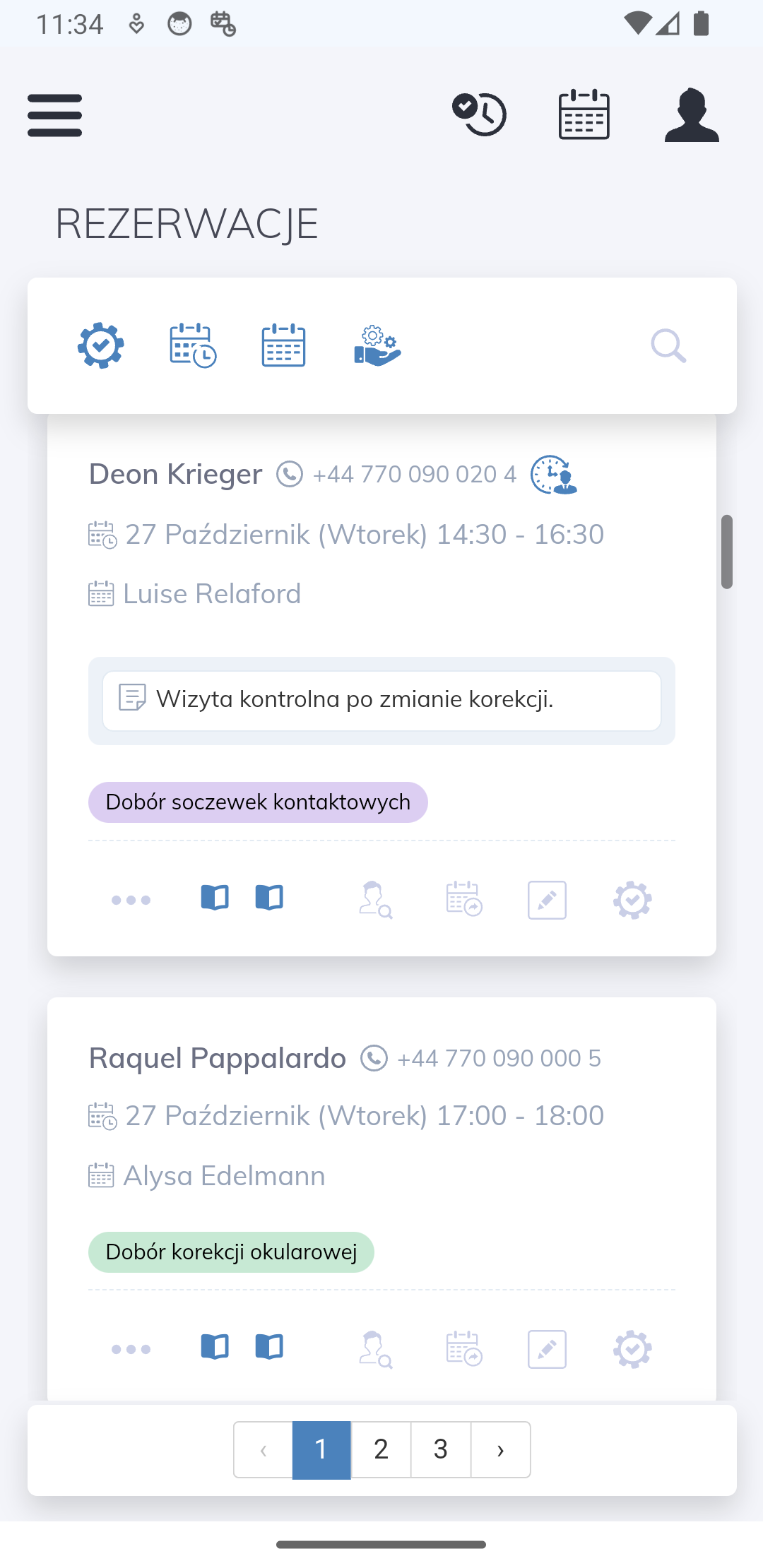 Mobilna lista rezerwacji ze statusami wizyt demonstracyjnego salonu optycznego